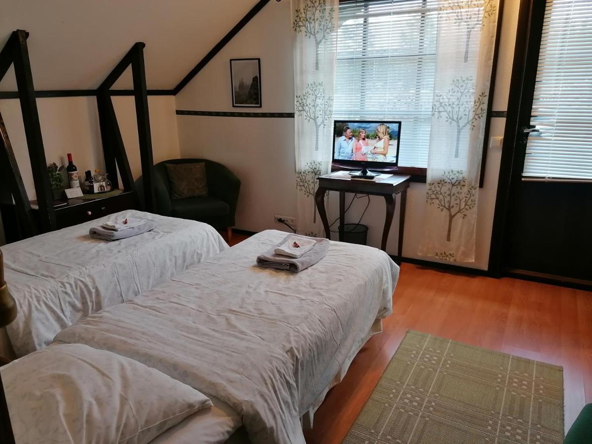 Cronin'S Guesthouse Bed & Breakfast Heinola Exterior photo