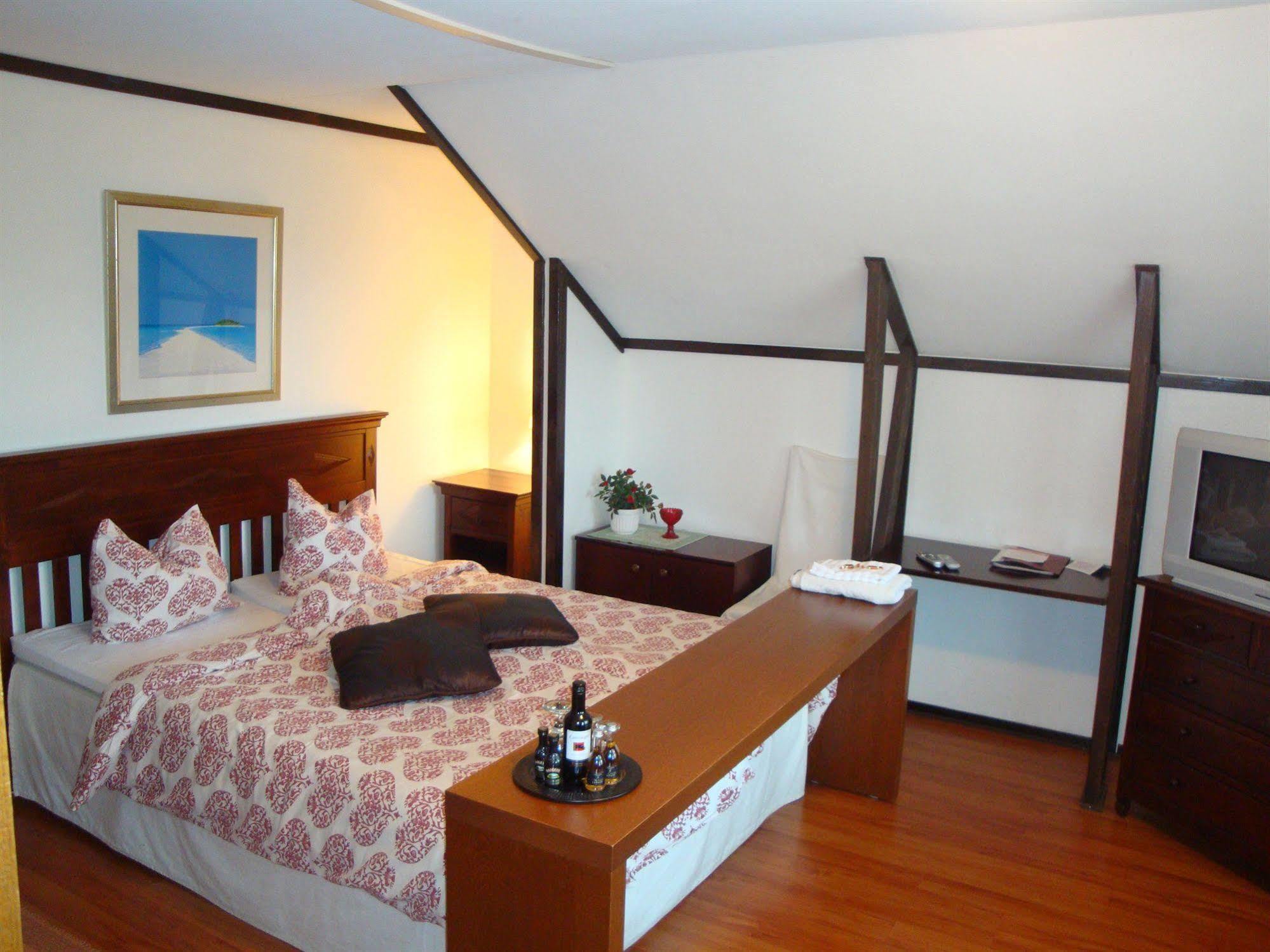 Cronin'S Guesthouse Bed & Breakfast Heinola Exterior photo